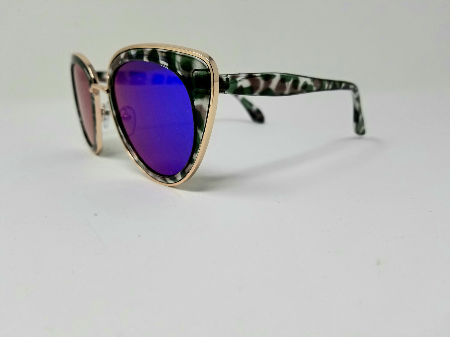 Tortoise Shell Cat-Eye Frame Sunglasses