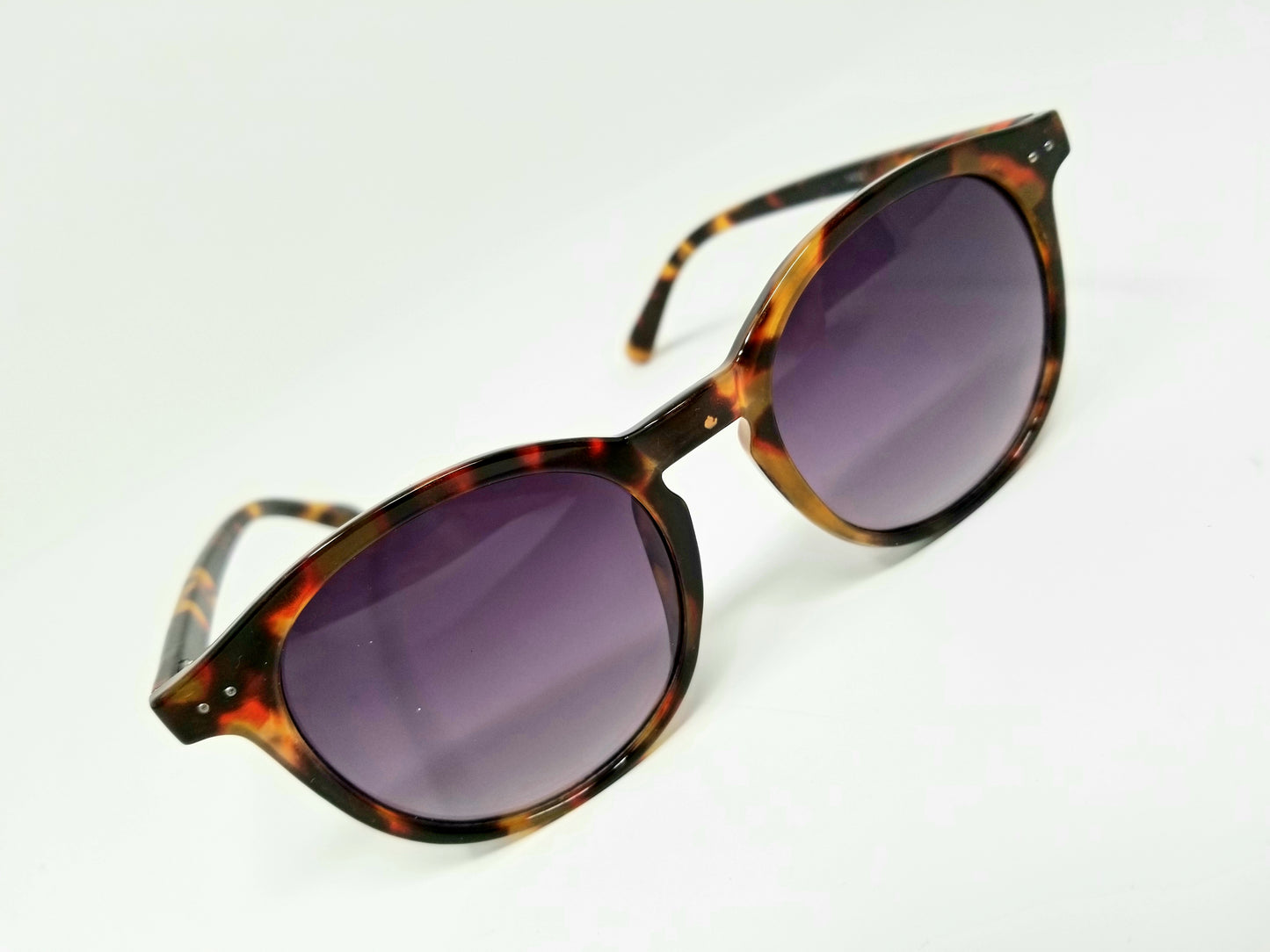 Sleek Cat Eyed Sunglasses