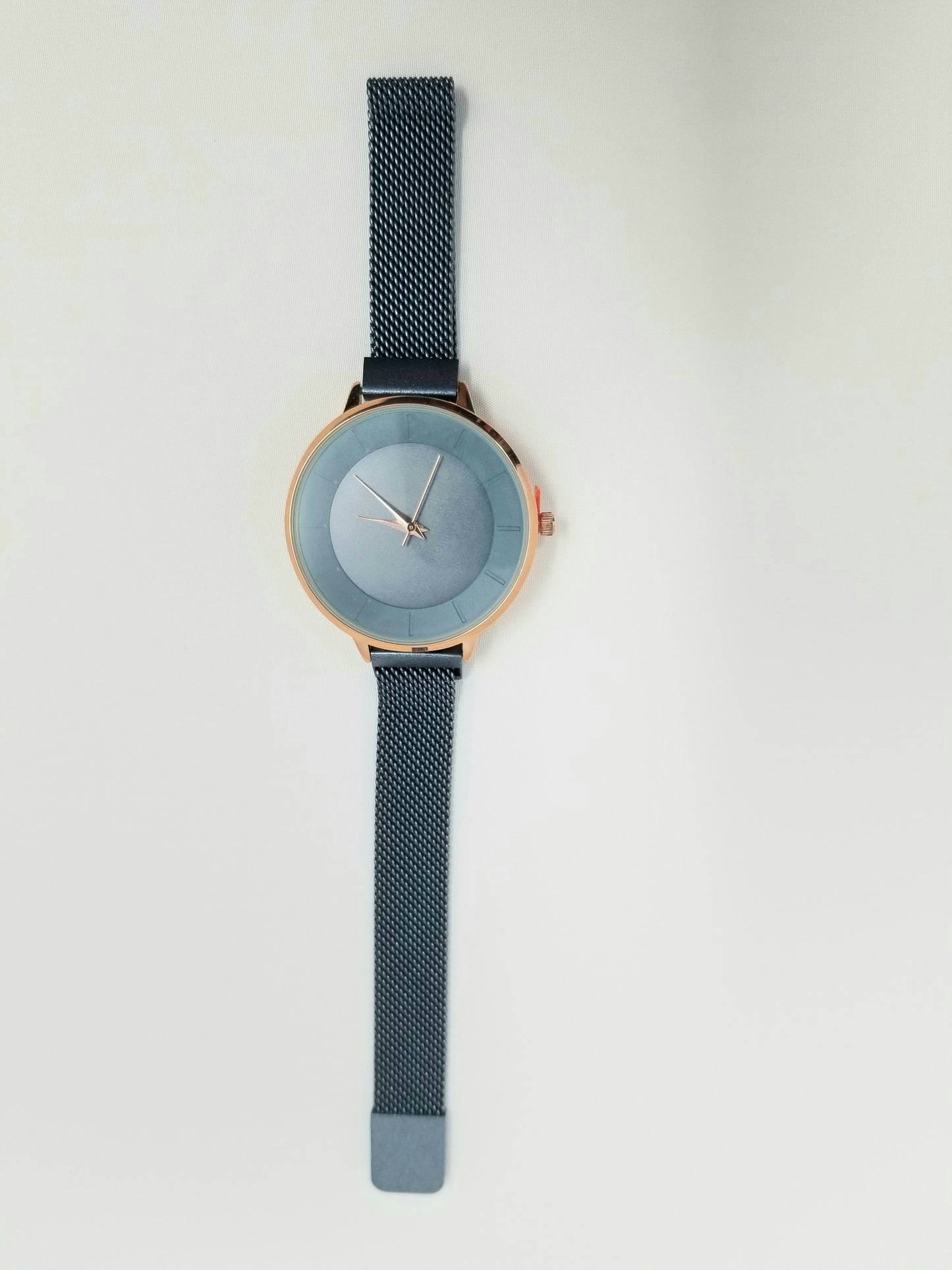 Analog Watch with Mesh Band